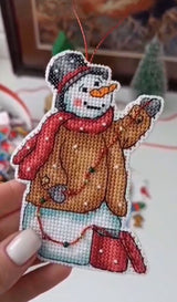 Cozy Crosses Snowman Garland B004 Counted Cross Stitch Kit, Plastic Canvas Christmas Ornament