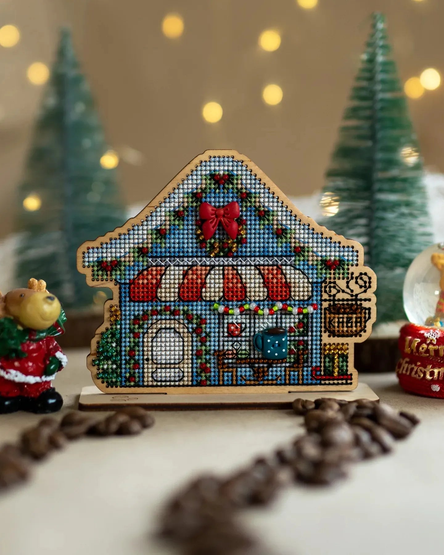 Cozy Crosses Christmas Cafe H004 Counted Cross Stitch Kit, Coffee House on Wood
