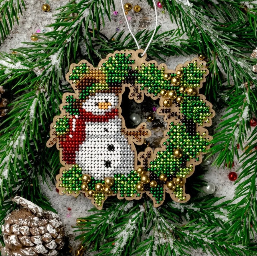 Snowman Bead Embroidery Kit on Wood: Fast DIY Craft (LK-442)
