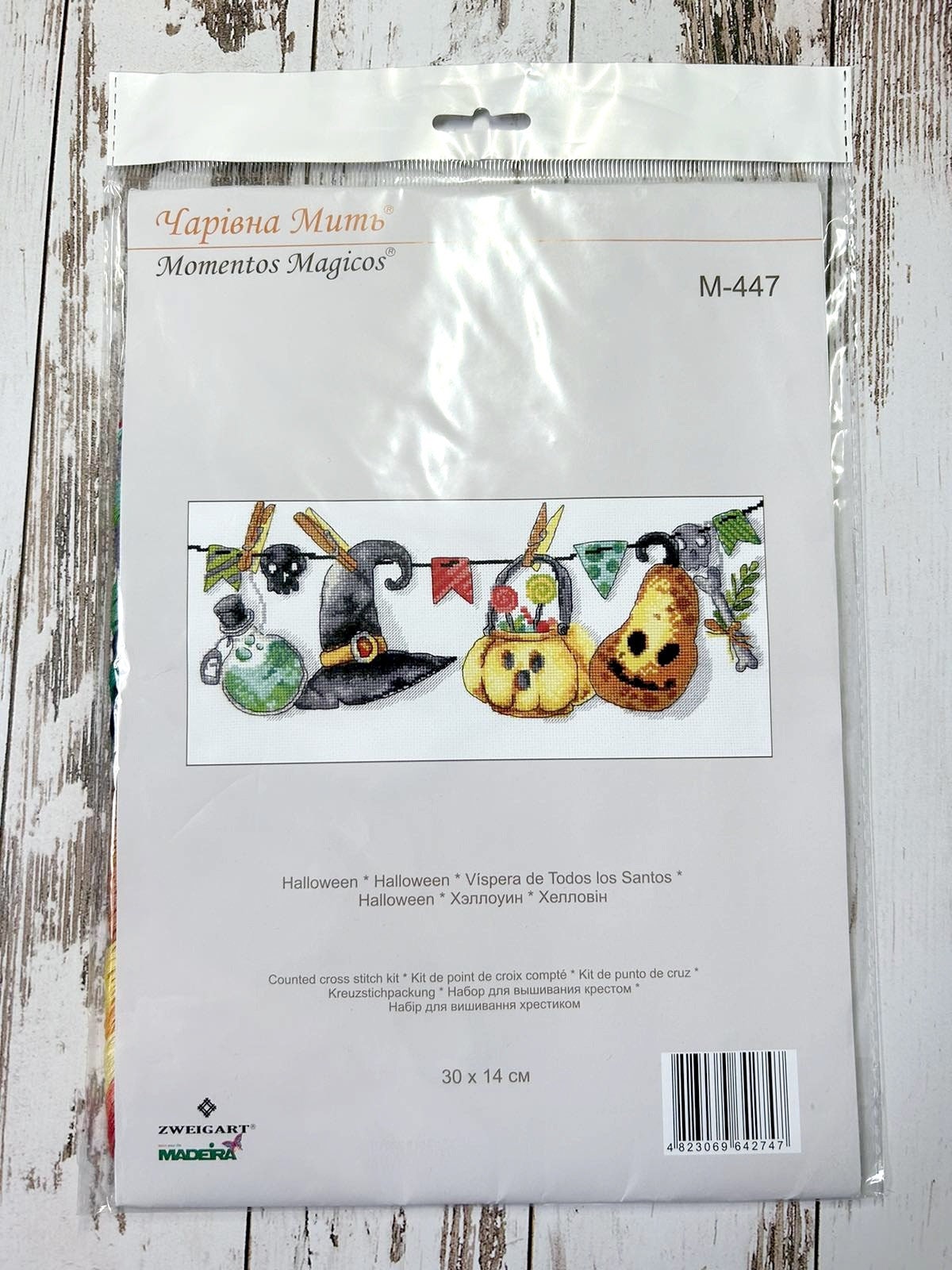 Counted Cross Stitch Kit Momentos Magicos, Halloween, M-447