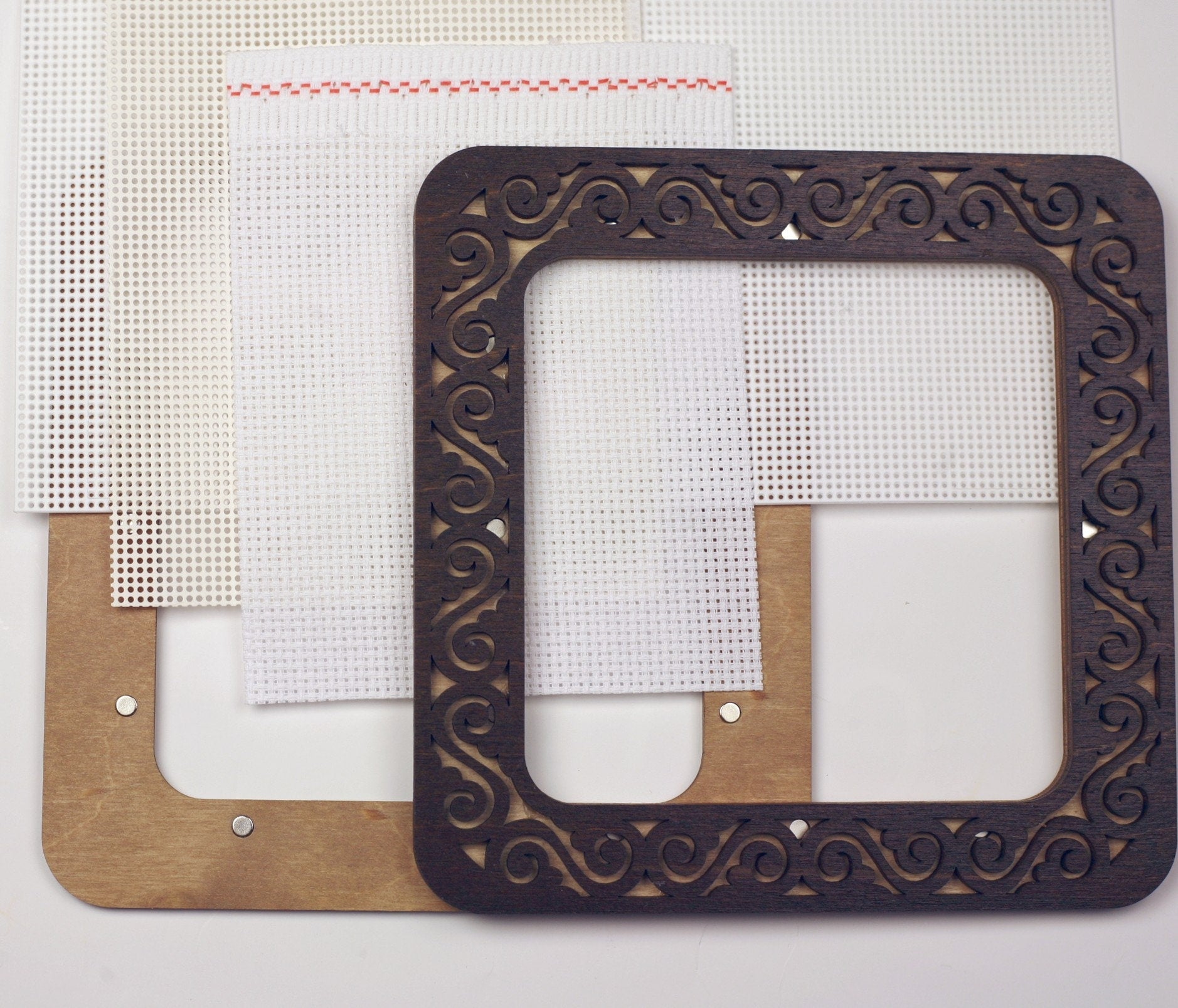 Dark Brown Plywood Embroidery Hoop with Magnetic Holders (5.5x5.5 IN)