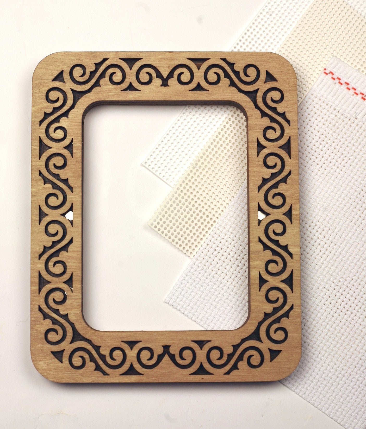 Frame with Strong magnetic for embroidery and needlework, plywood, LIGHT Color, 4.1x5.7 IN