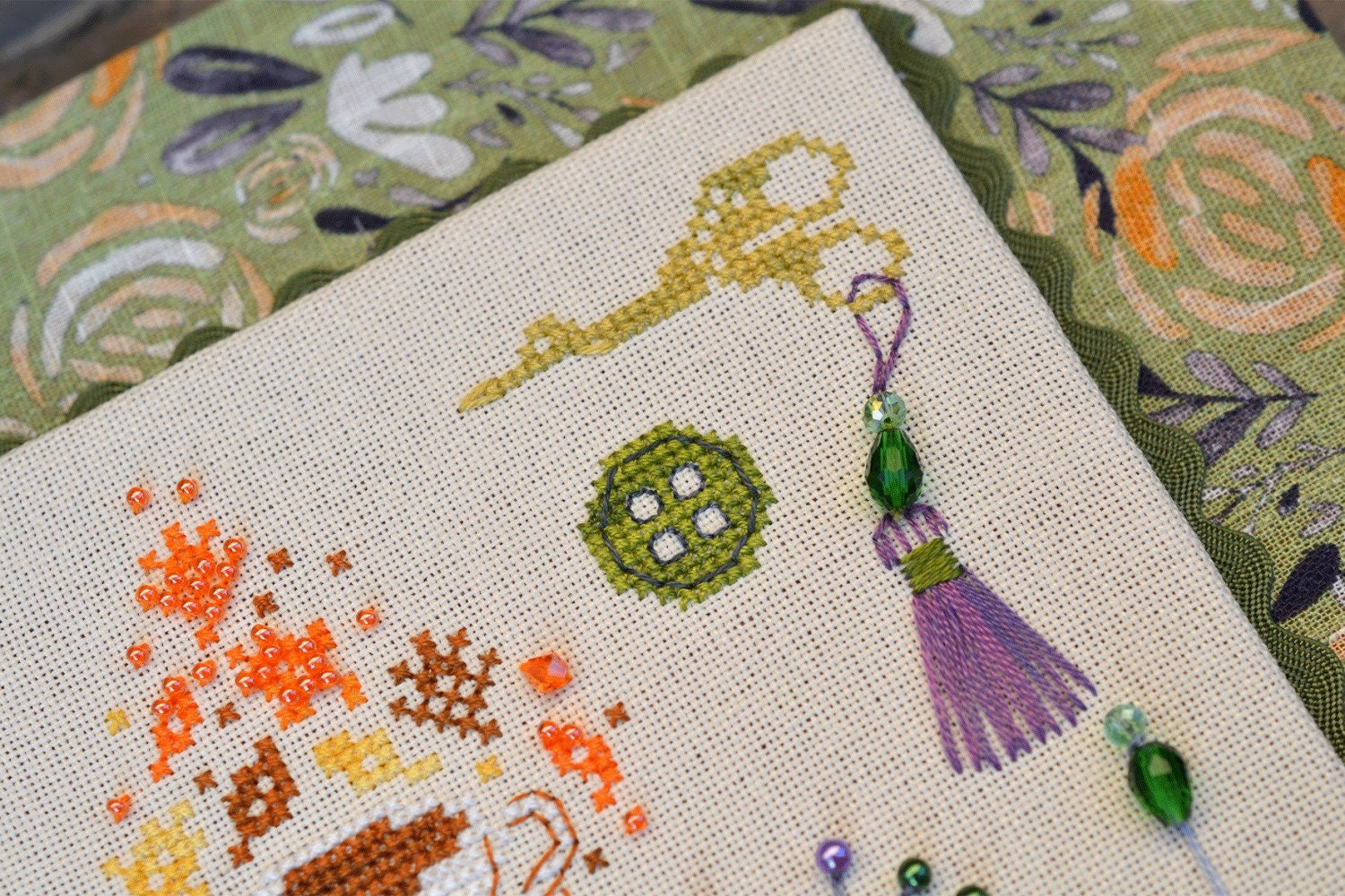 Autumn Sampler Cross Stitch Kit: Cat, Tea,Amber Handicrafts