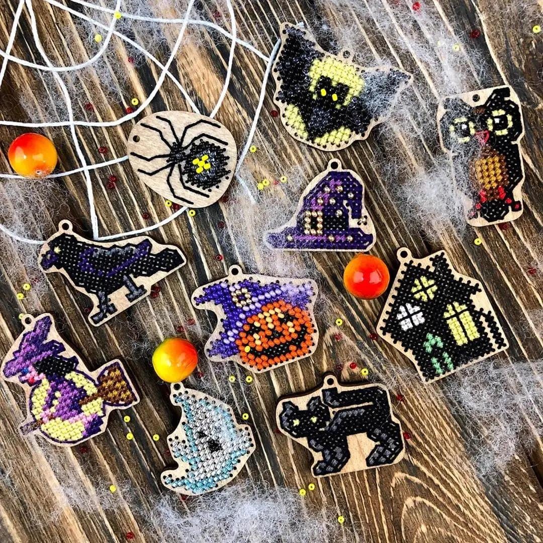 20 Halloween Plywood bases for Beading embroidery kit ( 20 pcs), SW-010