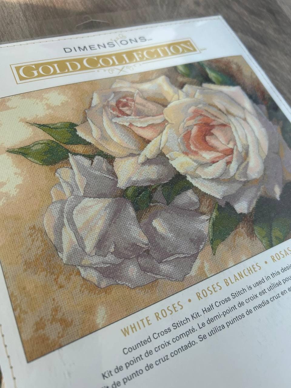 White Roses Cross Stitch Kit: Dimensions Gold Collection (16"x11")