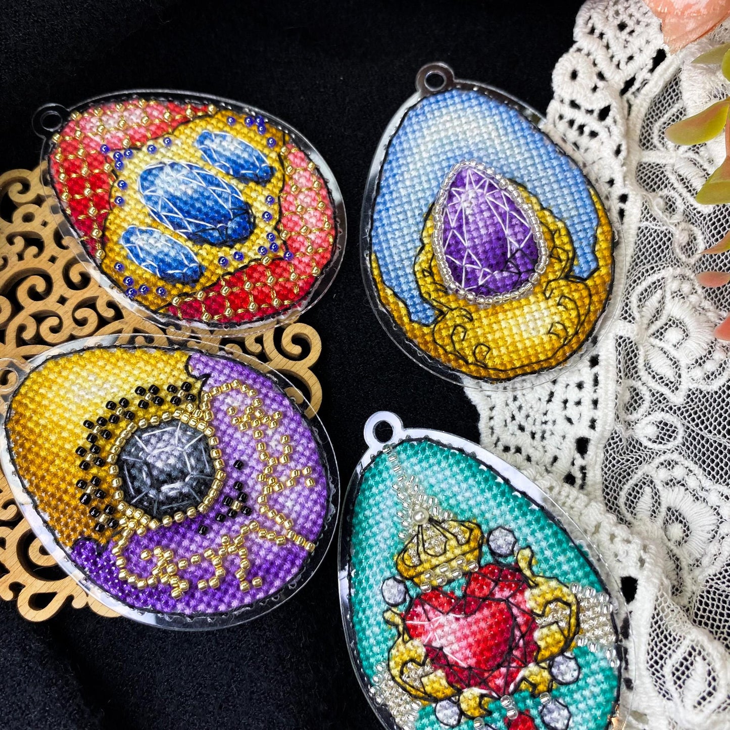 Tourmaline treasure - Easter egg Cross Stitch Kit: Beads & Threads on Plastic Base