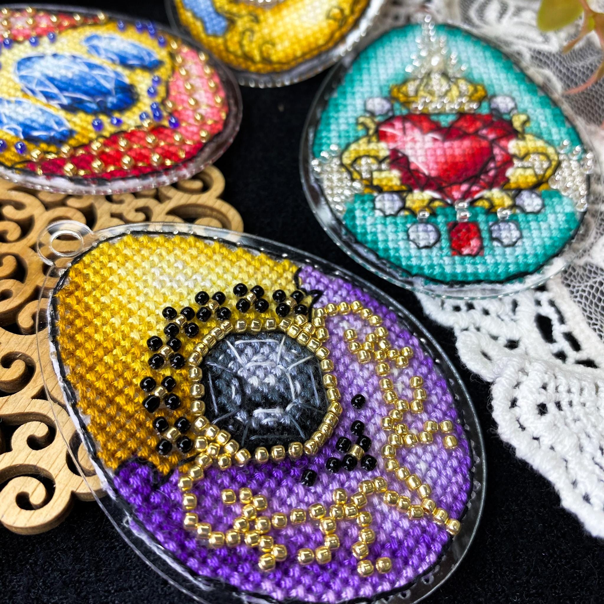 Tourmaline treasure - Easter egg Cross Stitch Kit: Beads & Threads on Plastic Base