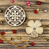 Magnetic needle holder from plywood, 3.5*3.5 cm, MH-111 ( 1 Item)