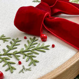 Holiday Wreath DIY Embroidery Kit GL-5 — Christmas Floral Needlework Set for Beginners