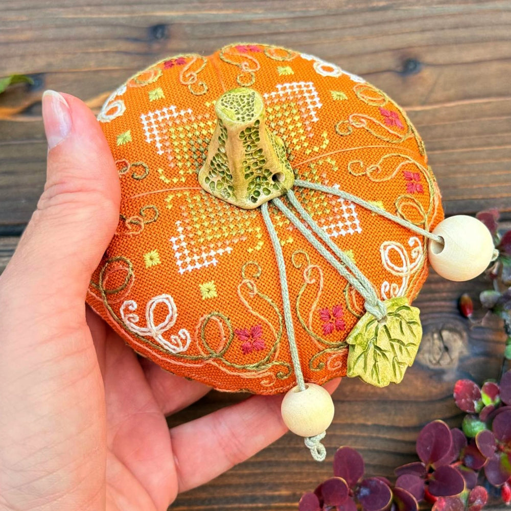 Pumpkin Fall Heart Counted Cross Stitch sampler Tela-Artis X-357, Evenweave Fabric