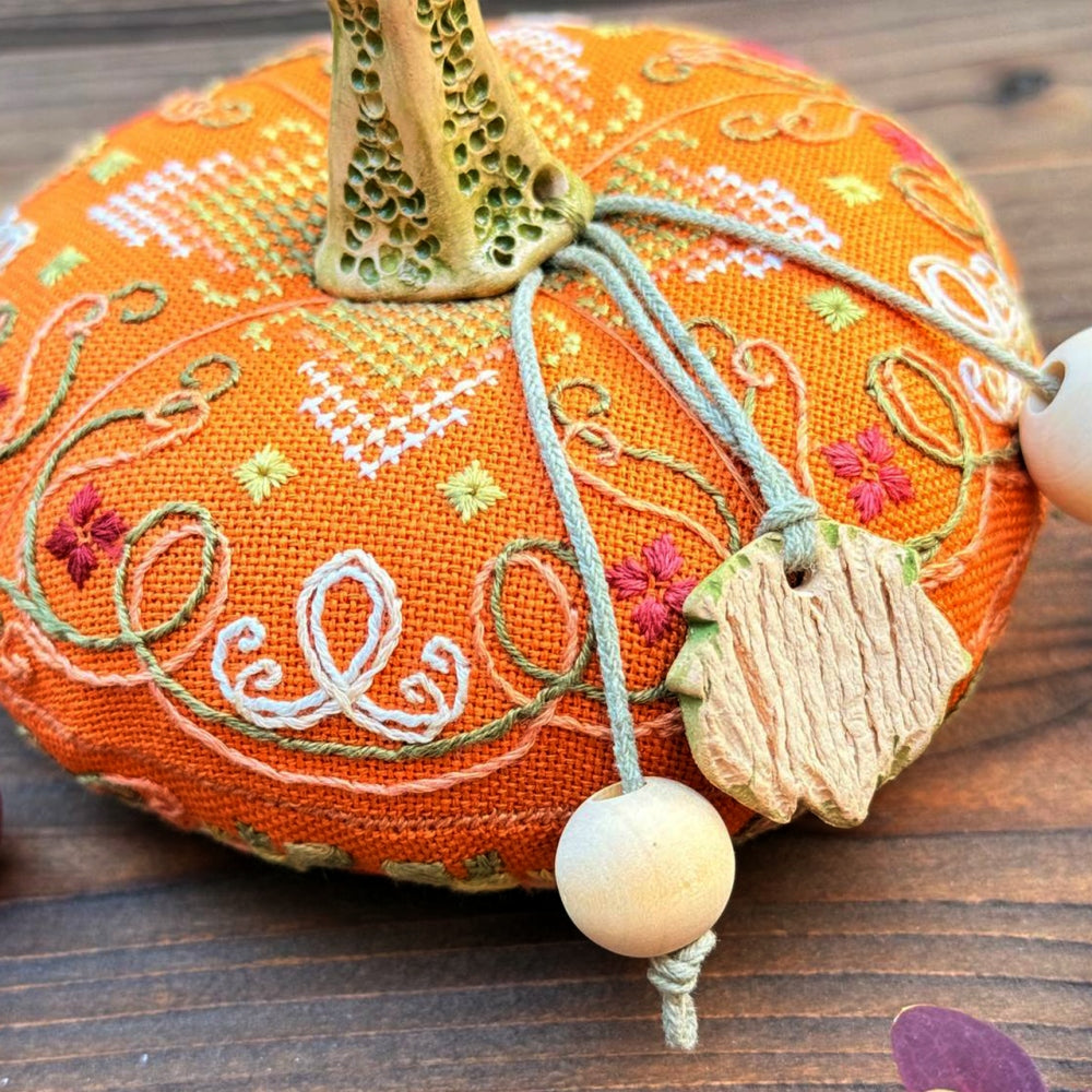 Pumpkin Fall Heart Counted Cross Stitch sampler Tela-Artis X-357, Evenweave Fabric
